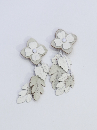 FUMIE TANAKAit~G^iJj F22A-54 long flower earring