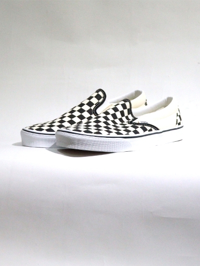 VANSioYjVN000EYEBWW Ua Classic Slip-On