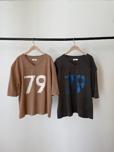 UhriE[Aj25SS-CS470 79 Football Tee