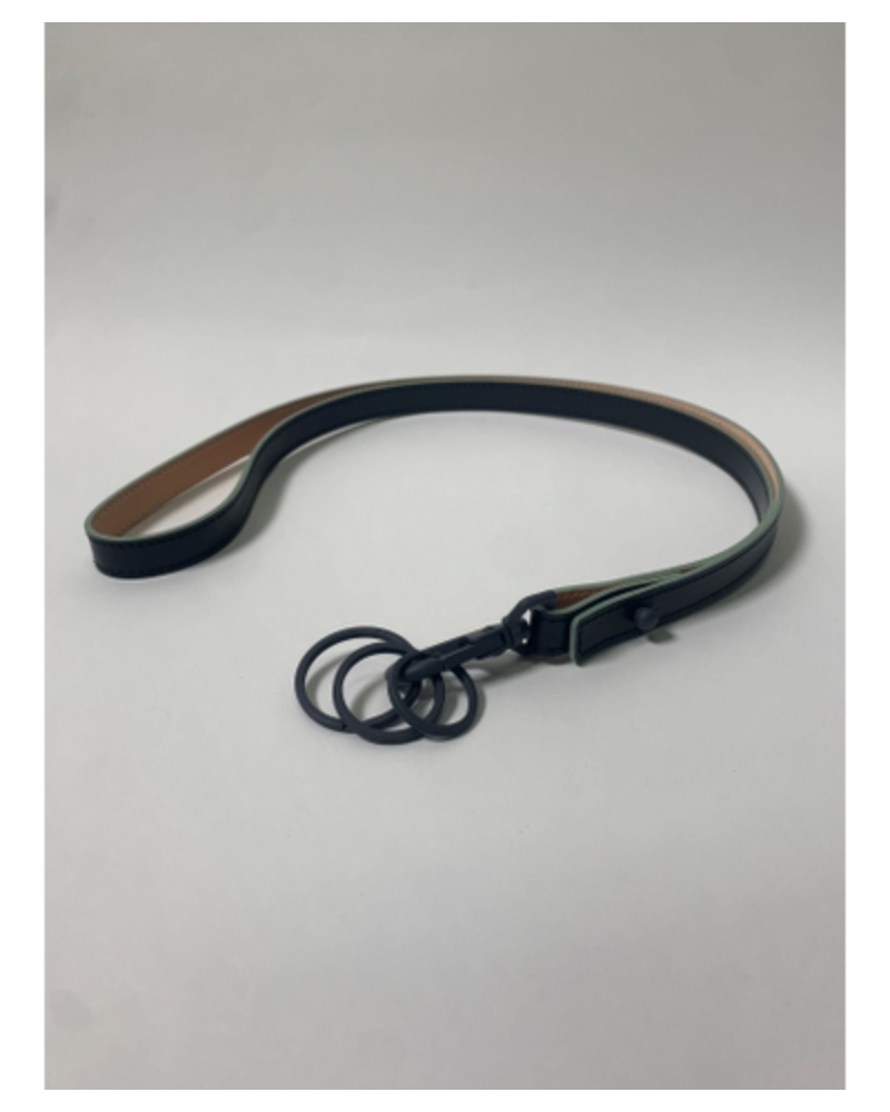 REVERBERATEio[oCgjREV-25AW-STR LEATHER NECK STRAP