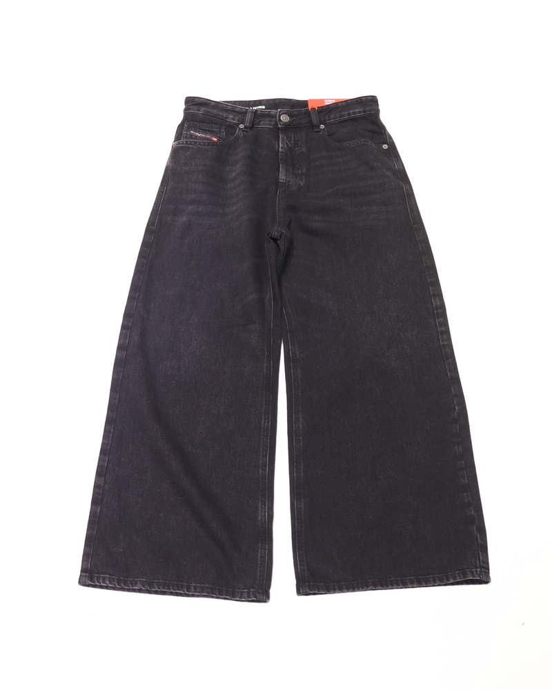 DIESEL (�f�B�[�[��) A13495 Relaxed Jeans 